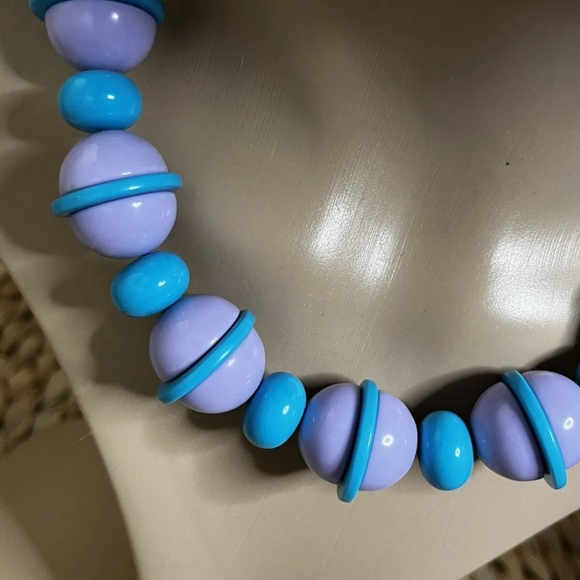 Vintage Chunky Monet Blue & Lavender Lucite Necklace EVC - Picture 5 of 8